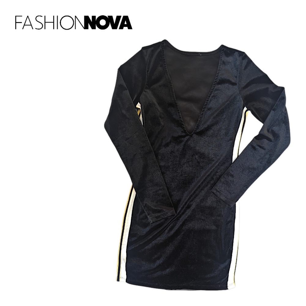 Fashion Nova - Fitted Low Cut Velvet Mini Dress - Reversible - Medium